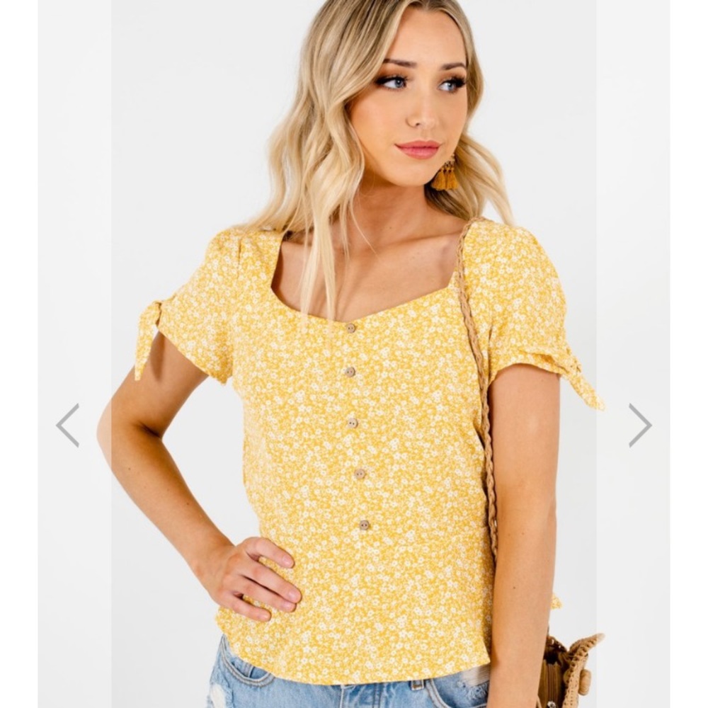 Mine sunshine valley yellow floral top